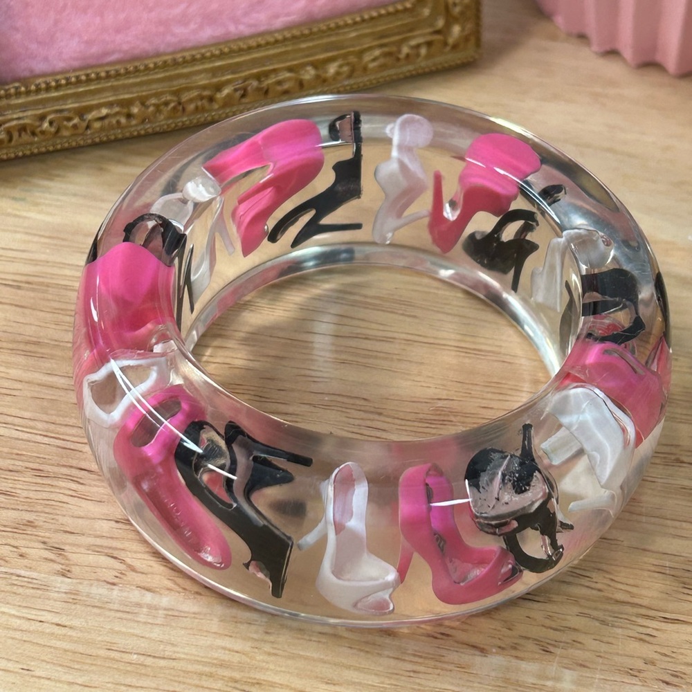 Vintage 70’s Barbie Lucite High Heel Show Bangle Bracelet - Size 8 - Picture 3 of 10